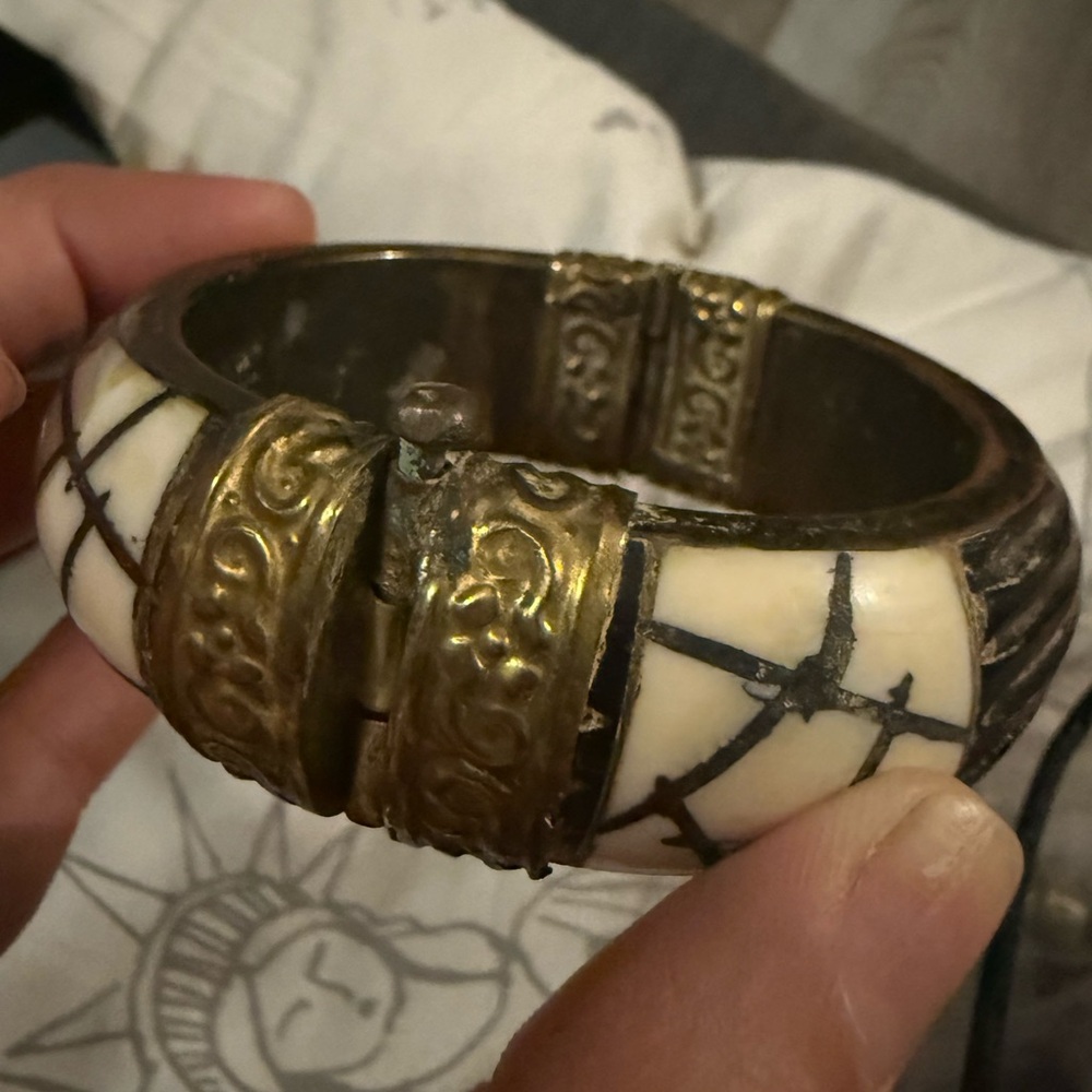 Vintage 70’s Hinged Pin Boho Hippie Carved Bone Brass Cuff Bangle Bracelet India